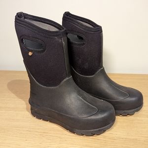 Bogs Winter Boots Kids size 4 Waterproof